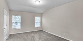 3 bedroom/ 2.5 bathroom townhome near the airport! Gallery 12