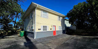 2nd Floor Cocoa Village Bungalow, Including Electric and Water! Gallery 1