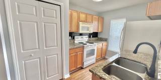 Updated 3BD/2.5BTH Townhome with Exspansive Deck & Attached Garage! Gallery 8