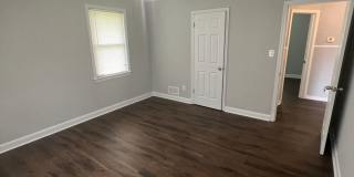 Amazing 6 Bedroom 2 Bathroom home with dual driveways Gallery 17