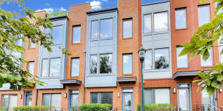 3 bed + 3.5 BA Beautiful  "near new" TH w/ Roof Top Deck Gallery 1