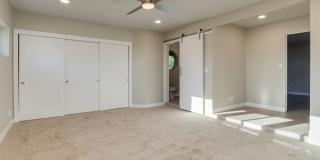 4 Bedroom, 3 Baths, includes 2 Master Suites Just 1-Mile from ASU Gallery 38