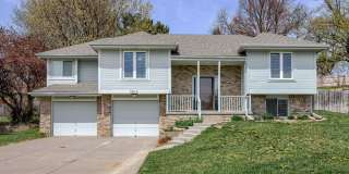 3 Bedroom Bellevue Home!! Gallery 1
