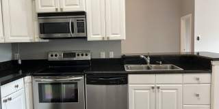 Georgeous College Town 2/2 split floorplan Gallery 12