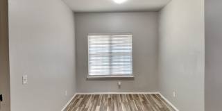 Beautiful 3 Bedroom 2 Bath Home With Storm Shelter in Mustang Schools Gallery 9