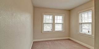 Historic Charm Meets Modern Comfort at Old English Court Gallery 8