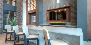 The Holston Gallery 15