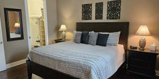 Seasonal Short-Term 2 Bedroom, 2.5 Bath Multi-Level Condo with Balcony and Patio located on Venice Island! Gallery 28