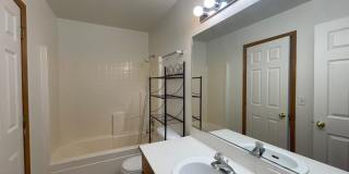 3-BedroomSouth Hill Two Story With Fenced Backyard Gallery 10