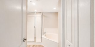 Elegance and Beachfront Condo Living Gallery 11