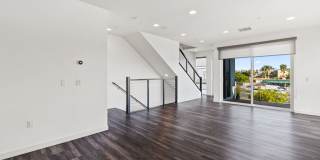 Beautiful three story live/work townhome in Westside Costa Mesa! Gallery 13