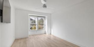 85 Hillsdale Gallery 16