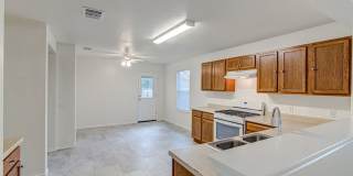 Super cute 3/2 in Southeast Austin! Gallery 5