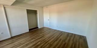 **$500 Move in Special**  Updated Spacious 1 bed/1 bath in Aurora Gallery 11