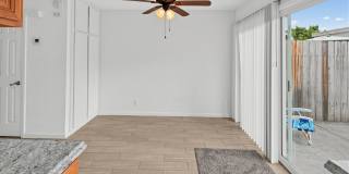 3 Bed / 1.5 Bath Townhome! Gallery 10