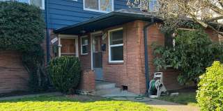 North Admiral 1BR, Small 4-Unit Building, Top Floor! Gallery 5