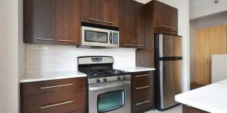 Modern 2-Bedroom Apartment with Private Patio in the Heart of Uptown Gallery 8
