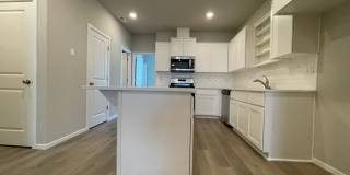 Modern 3-Bed, 2.5-Bath Home with Quartz Counters, Central A/C, and Prime Location! Gallery 4