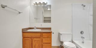 #410 OAK MANOR Gallery 21