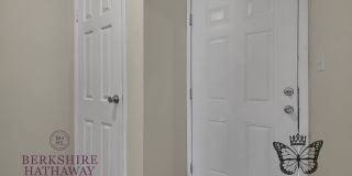 2 Bedroom Townhouse Apartment Gallery 52