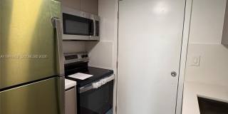 7251 SW 82nd St Gallery 4