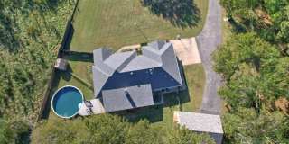 Private on 1.2 acres 3/2.5 bath w/2 car garage/20x30shop &pool Gallery 8