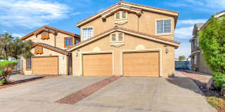 LOVELY MOVE-IN READY TWO-STORY TOWNHOME! Gallery 1