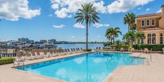 521 MANDALAY AVENUE Gallery 35