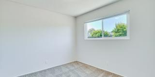 6063 Pineland Avenue Gallery 26