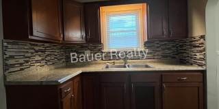 Charming 3 Bedroom Home Gallery 9