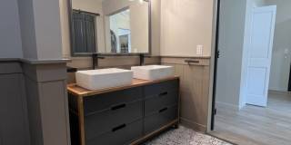 125 S. Kalamazoo Mall Gallery 7