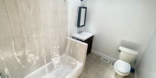 Newly Renovated 4BED 1.5BTH / Stainless Steel Appliances & Washer/Dryer Hookup! Gallery 7