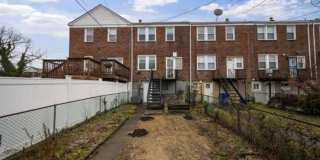 Beautiful Renovated 3BR/2BTH Brick Townhome Gallery 30