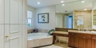 19471 NE 14th Ct Gallery 31