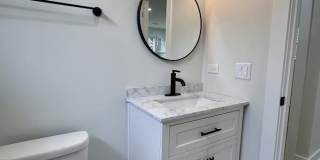 2822 Hamlin Gallery 7