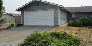 Nice 2 Bedroom 1 Bath Duplex-Located in the Friendly town of Grants Pass Gallery 1