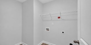 Living in Laurel Park Gallery 15