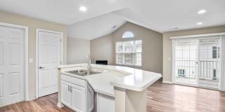 5027 Stratford Pine Lane Gallery 2