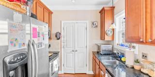 Beautiful 2 bedroom 2.5 bath Townhome in Carrboro Gallery 7