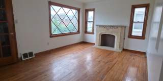 Multi Family Home 3 Bedroom and 1 Bath For Rent Gallery 3