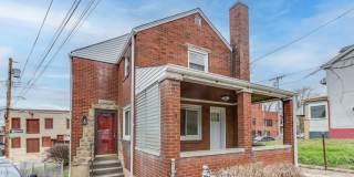 AVAILABLE JUNE 2026! - 2 Bedroom Suburban Vibes in the HEART of the City!! Gallery 4