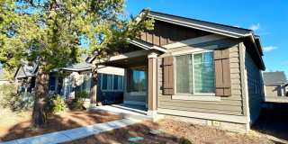 ** $1000 Off 1st Month ** Beautiful Pahlisch Home in La Pine! 51927 Lumberman Lane Gallery 1