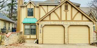 3 bed 2.5 bath townhome off Bob Billings! Gallery 1