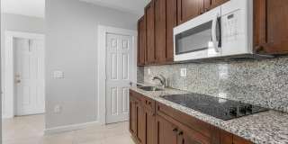 801 Dobbins Street Gallery 6