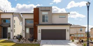 4 bed | 2 1/2 bath | 2 car garage in Desert Canyon with washer/dryer/fridge Gallery 1