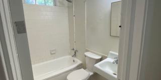 2-bedroom, 1 bath home available in Rosewood area! Gallery 11