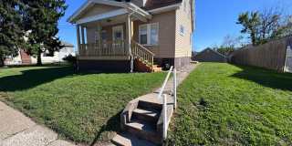 Fully Updated 3-Bed 1-Bath House w/ Flat Yard!!! Gallery 1