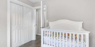 4884 West Gill Place Gallery 17