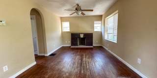 2 bed 1 bath home Gallery 9
