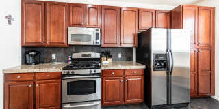 Downtown 3 Bedroom Townhome with 2 Car Garage Gallery 30